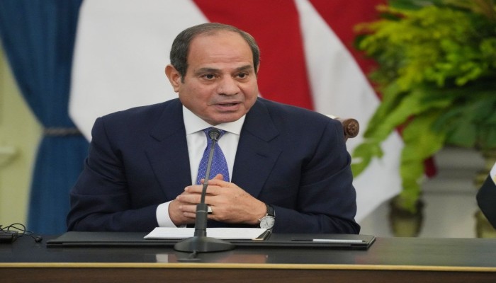 قائد الانقلاب العسكري عبدالفتاح السيسي يحرق جيوب المصريين بـ«تعويم جديد» لإرضاء مضاربي الأموال الساخنة
