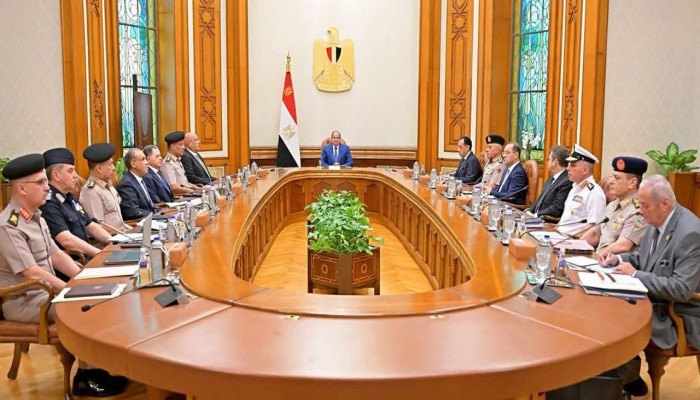 تفويض البرلمان للسيسي يضرب الجنيه والبورصة في مقتل