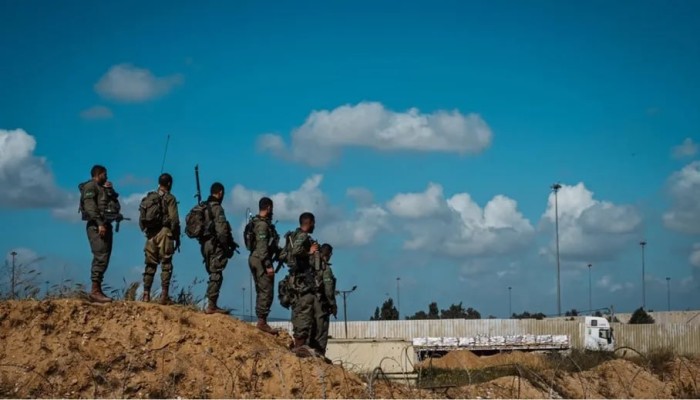 جيش الاحتلال يعلن اعتقال مواطن مصري اجتاز السياج الحدودي بالقرب من منطقة نيتسانا ليلاً وسط تكتم رسمي