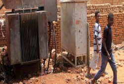 شلل الإنتاج وأزمة مياه وخبز.. كيف يدفع المواطن السوداني ثمن تدمير محطات الكهرباء؟